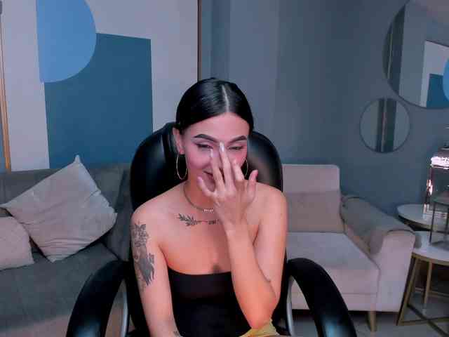 CarolineEvans webcam