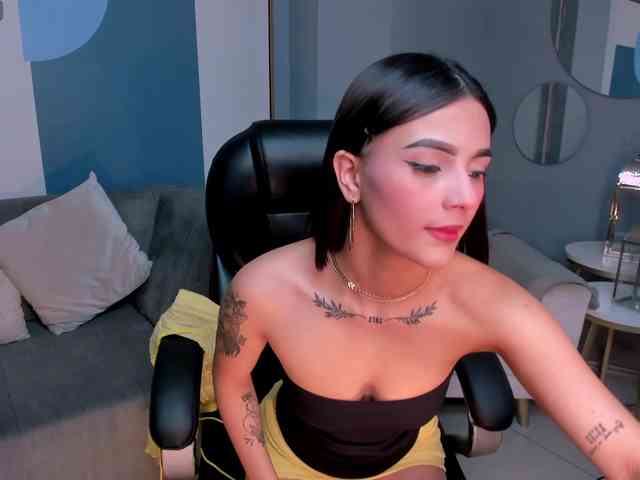 CarolineEvans webcam