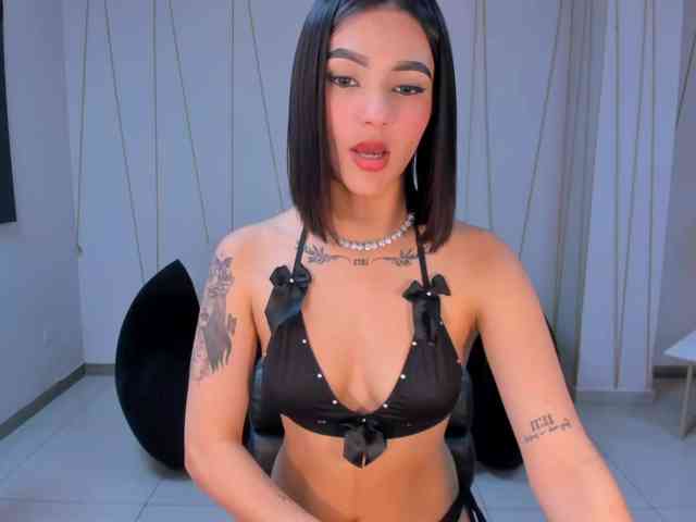 CarolineEvans webcam