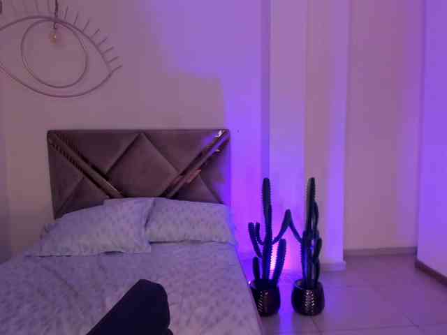 CarolineEvans webcam