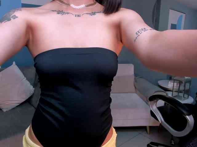 CarolineEvans webcam