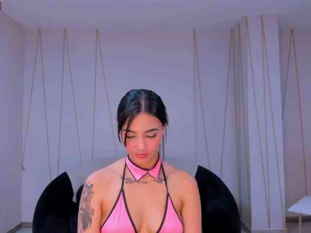 CarolineEvans webcam