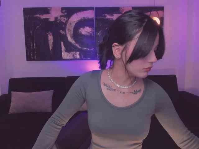 CarolineEvans webcam