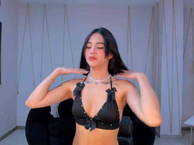 CarolineEvans webcam