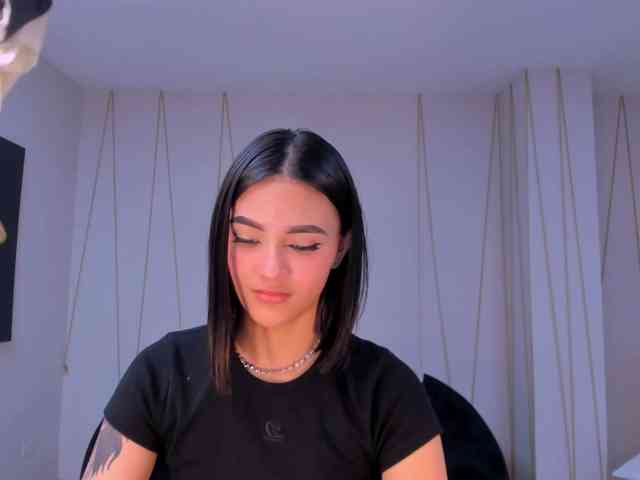 CarolineEvans webcam