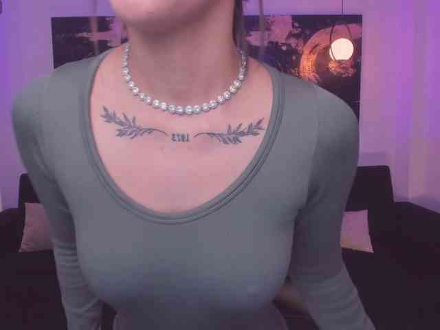 CarolineEvans webcam