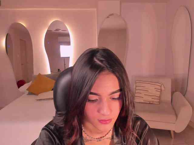 CarolineEvans webcam