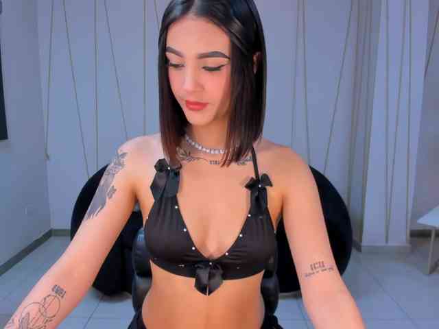 CarolineEvans webcam