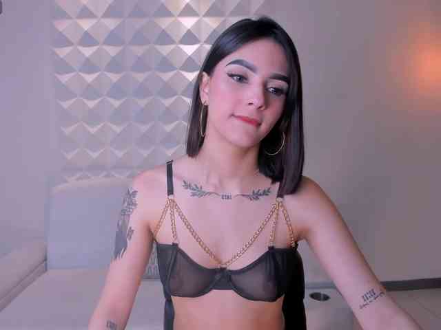 CarolineEvans webcam