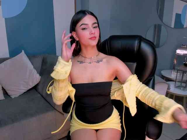 CarolineEvans webcam