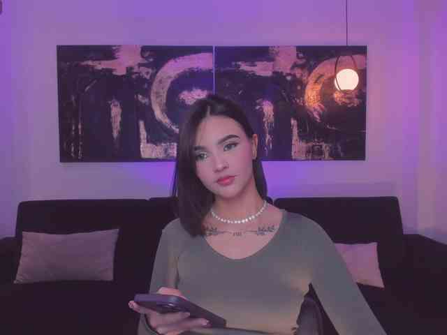 CarolineEvans webcam