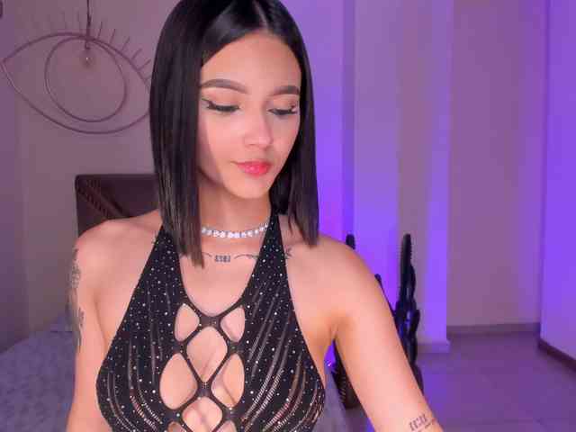 CarolineEvans webcam