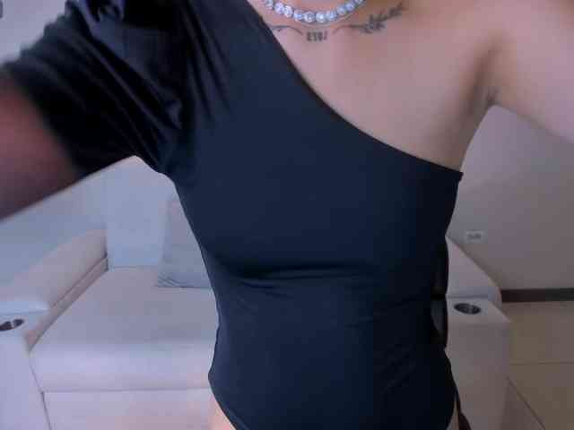 CarolineEvans webcam