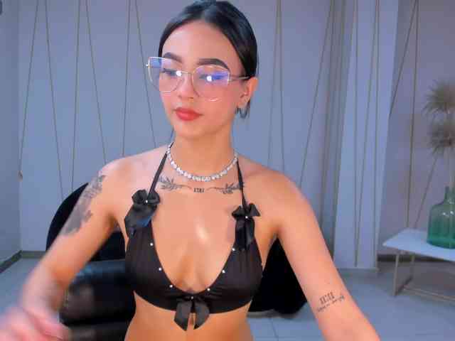 CarolineEvans webcam