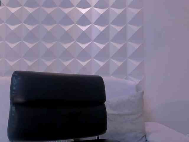 CarolineEvans webcam