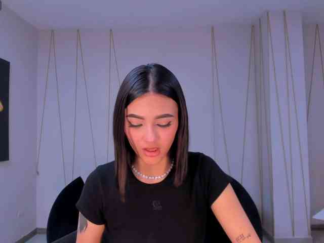 CarolineEvans webcam