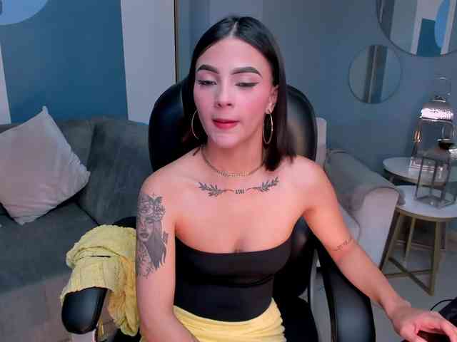 CarolineEvans webcam