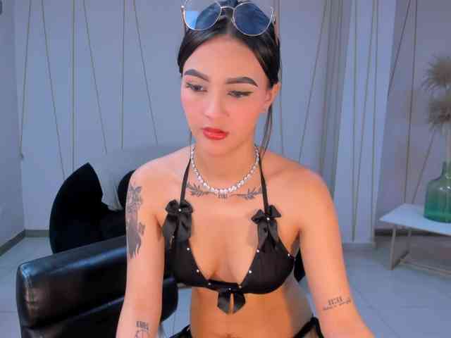 CarolineEvans webcam