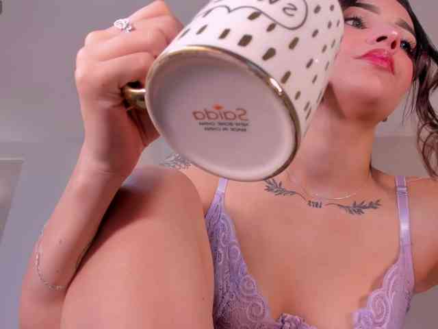 CarolineEvans webcam