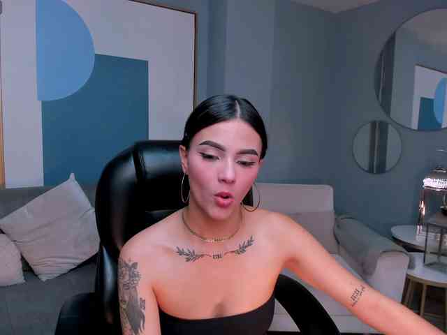 CarolineEvans webcam