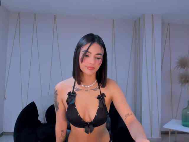 CarolineEvans webcam