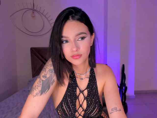 CarolineEvans webcam