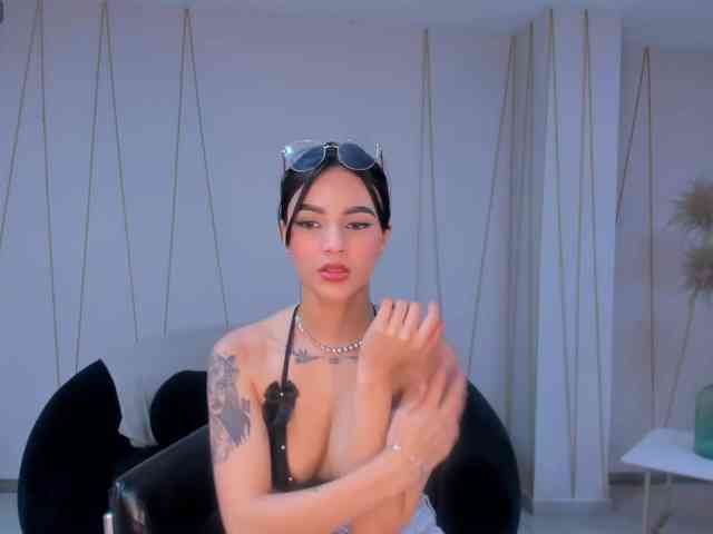 CarolineEvans webcam