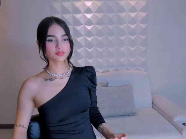 CarolineEvans webcam