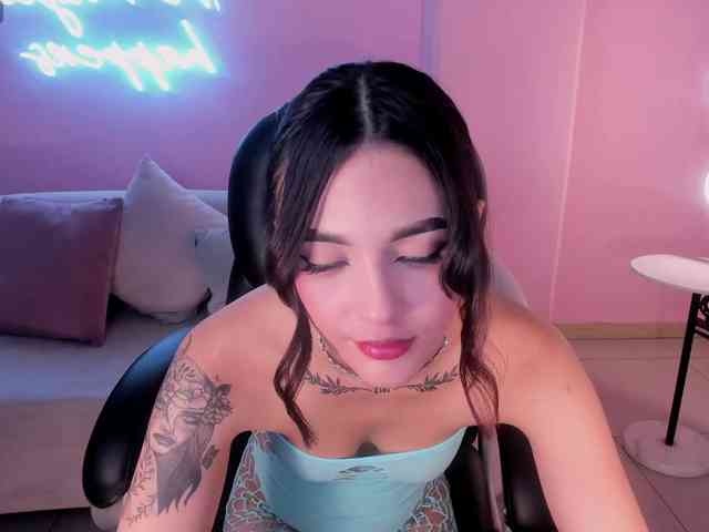 CarolineEvans webcam