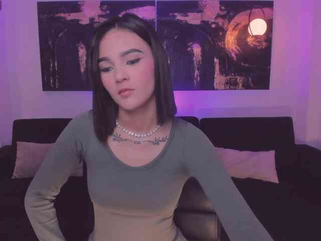 CarolineEvans webcam