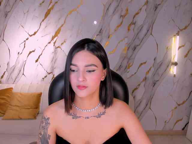 CarolineEvans webcam