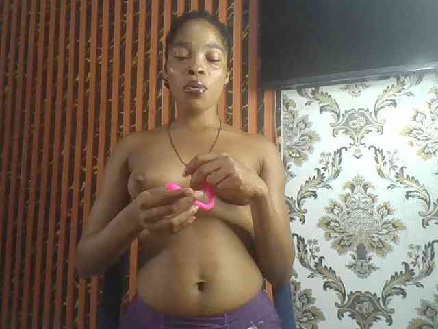 Nastiecumlover webcam