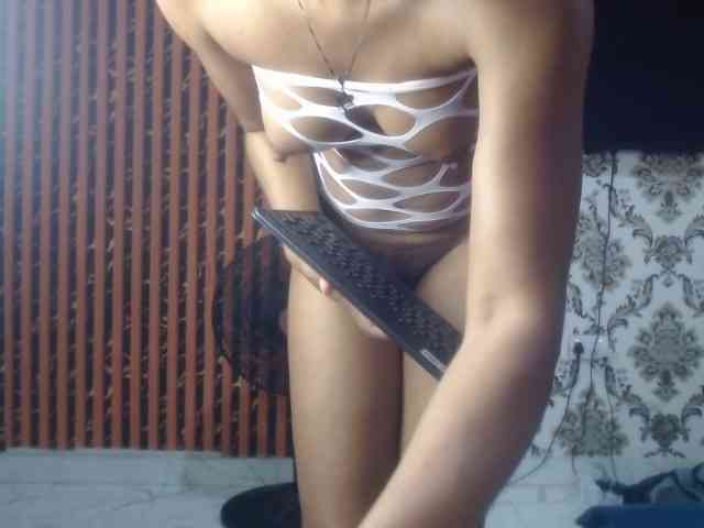 Nastiecumlover webcam