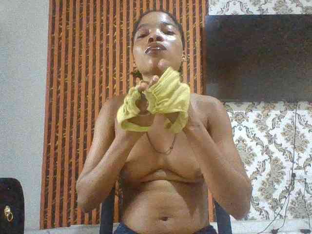 Nastiecumlover webcam