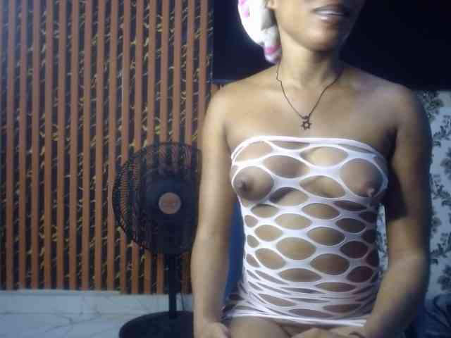 Nastiecumlover webcam