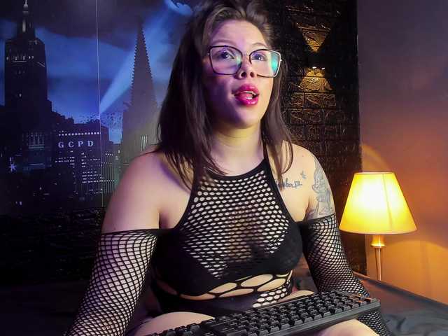 Charlotte-Mandonado's BongaCams show and profile