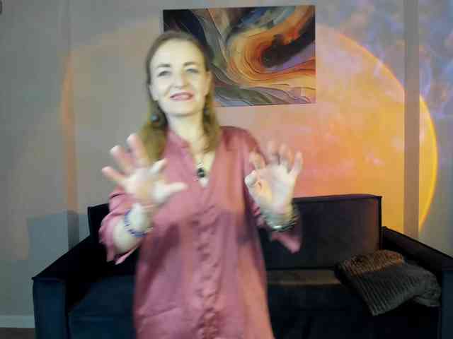 Angelina-Relax webcam