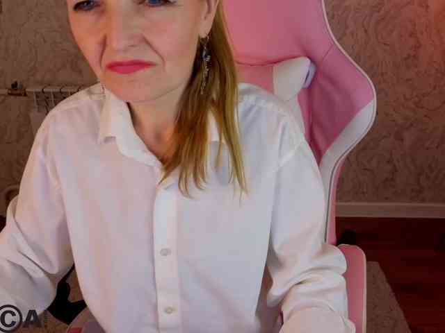 Angelina-Relax webcam