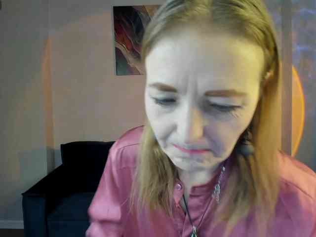 Angelina-Relax webcam