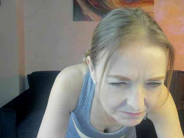 Angelina-Relax webcam