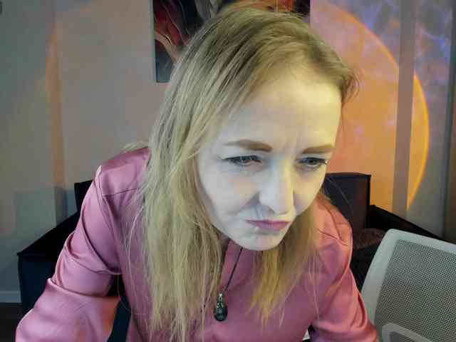 Angelina-Relax webcam