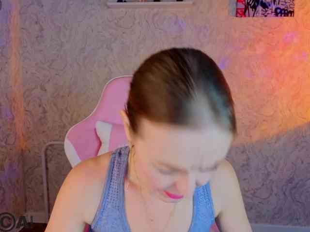 Angelina-Relax webcam