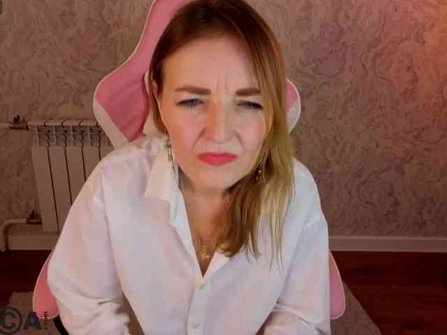 Angelina-Relax webcam