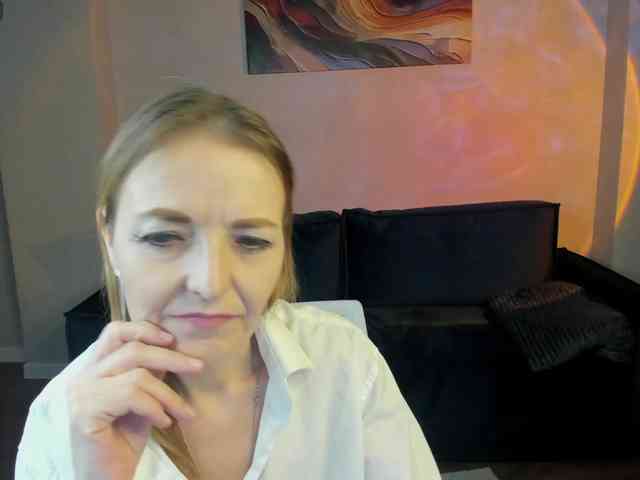 Angelina-Relax Angelina-Relax