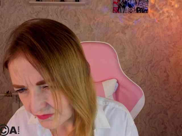 Angelina-Relax webcam