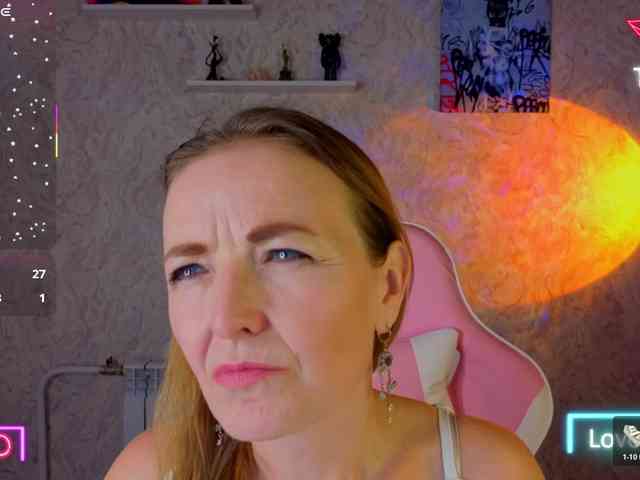 Angelina-Relax webcam