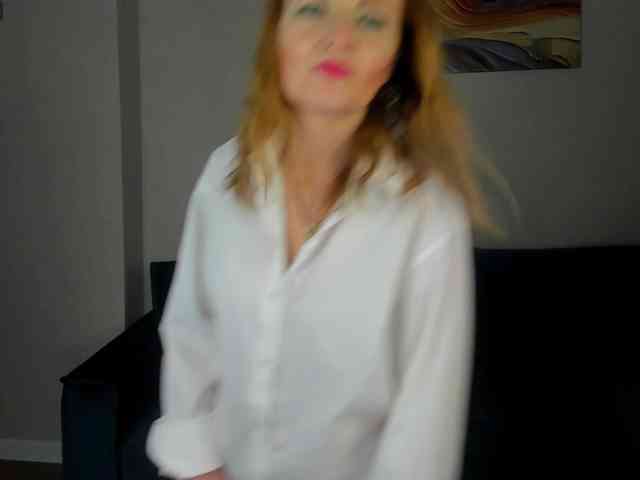 Angelina-Relax Live Webcam on BongaCams