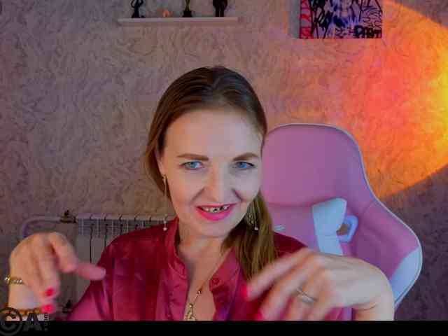 Angelina-Relax webcam