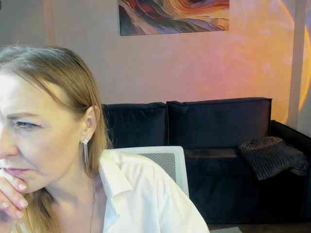Angelina-Relax webcam