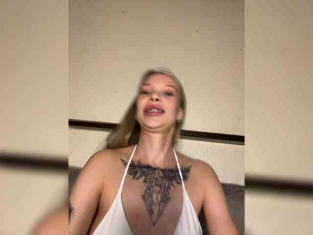 skinny-little-bitch webcam